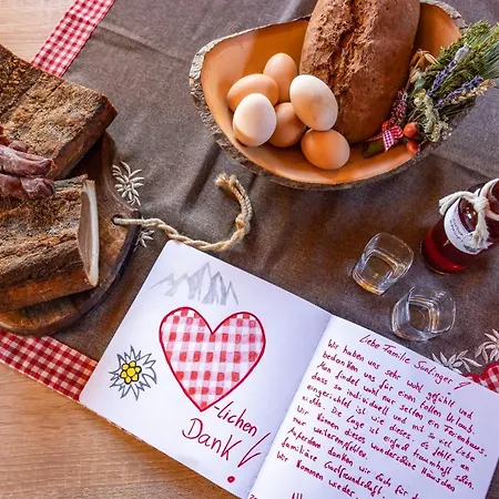 Connys Naturberghuetten Casa vacanze Großkirchheim